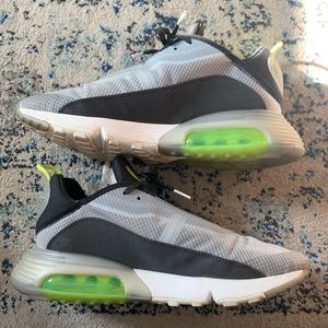 Nike Air Max 2090 - Lemon Venom/Silver/Black -Size 11